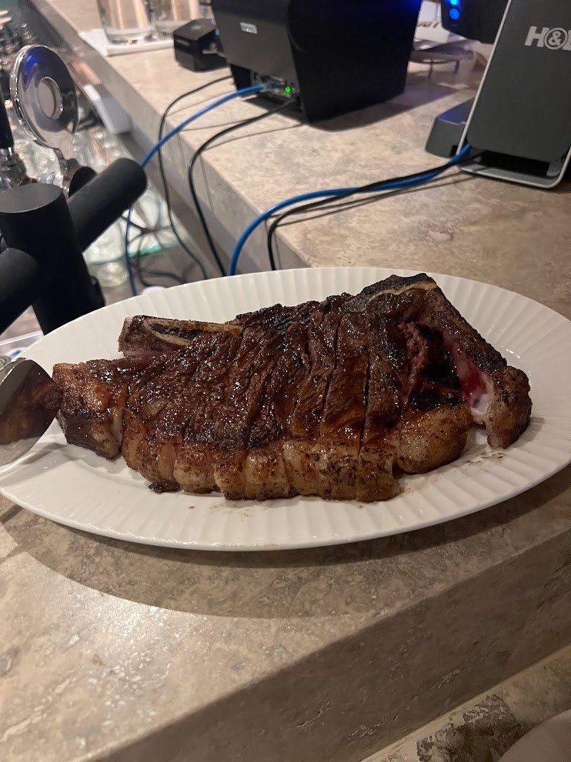 Lars Bar & Grill photo 4