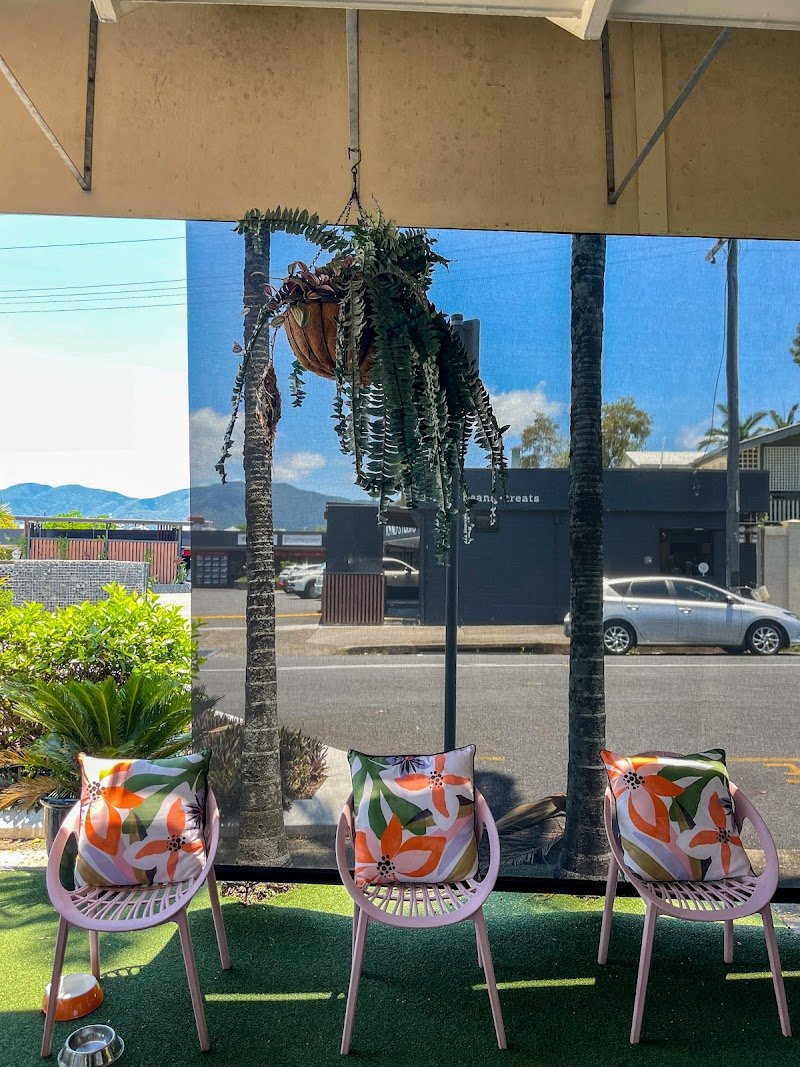 Ozmosis Cafรฉ Trattoria Bar