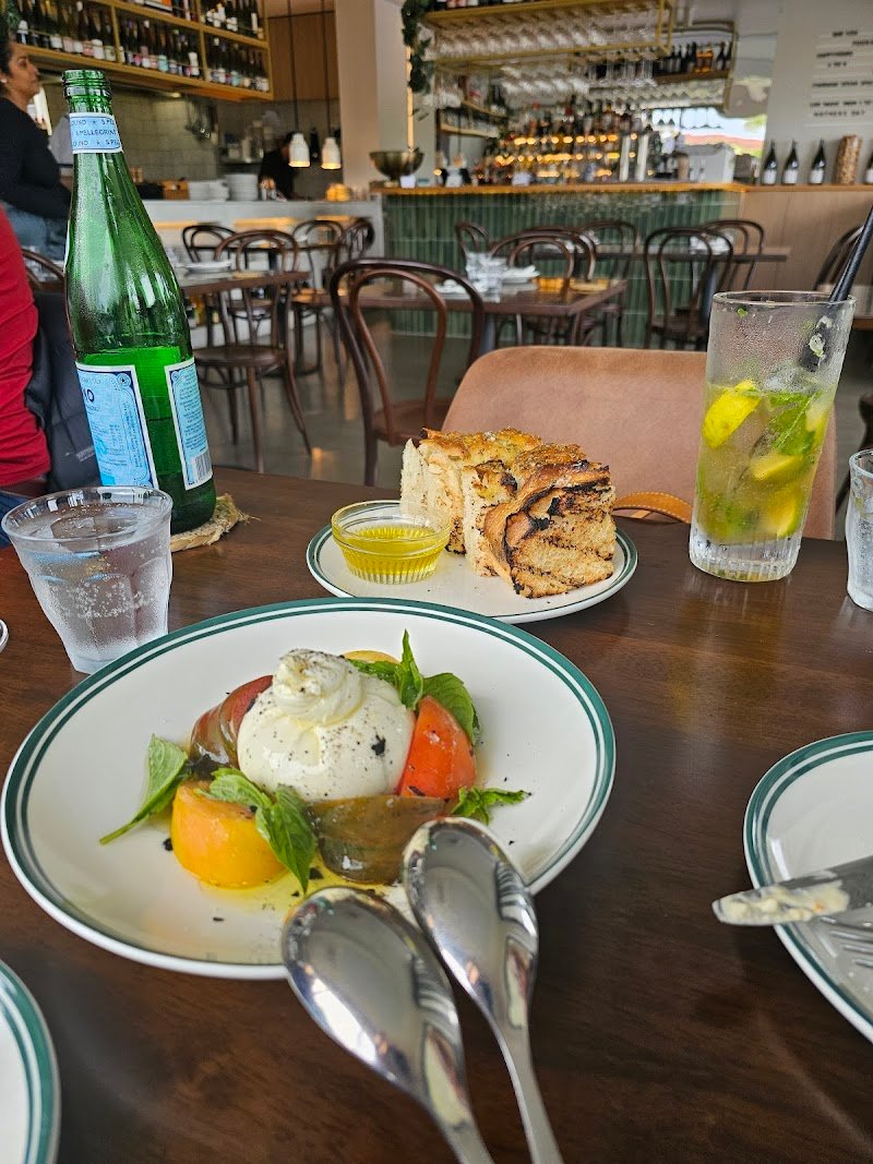 Bar Leo Food & Wine photo 8