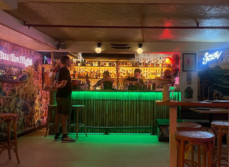 Flamingos Tiki Bar photo 4