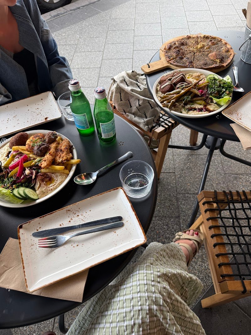 SAMBOUSEK NEWTOWN photo 10