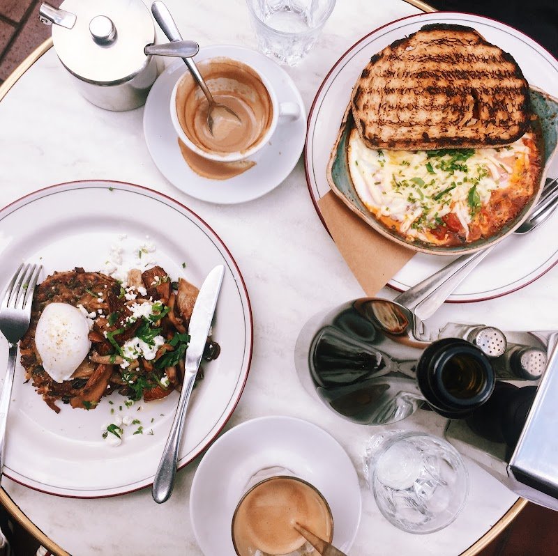 French Saloon photo 2