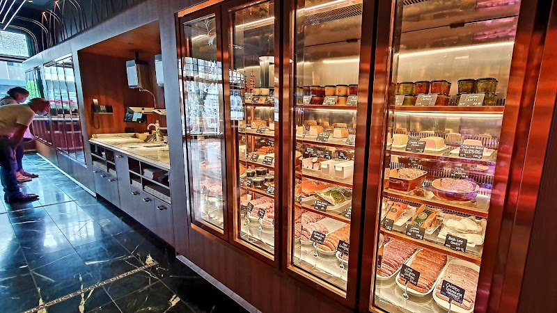 Victor Churchill photo 4