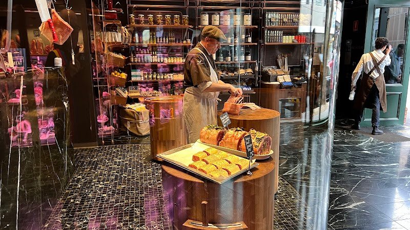 Victor Churchill photo 3