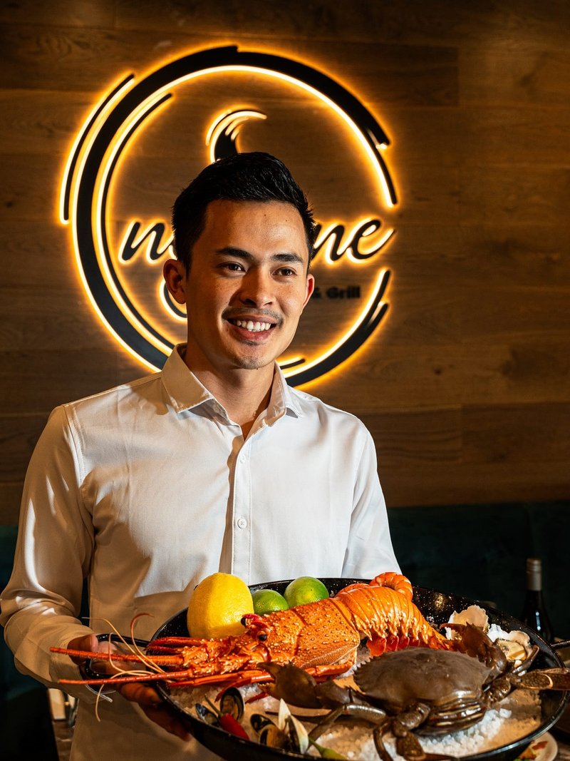 Neyvine Seafood & Grill photo 2