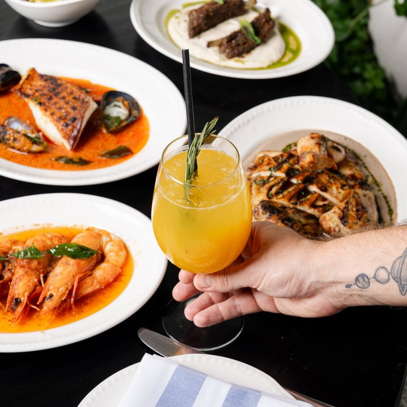 Fosh Bar & Restaurant