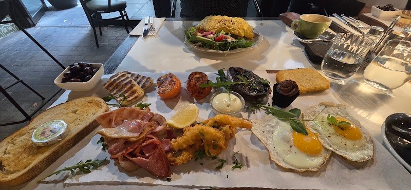 Bomonti Cafe & Restaurant photo 3