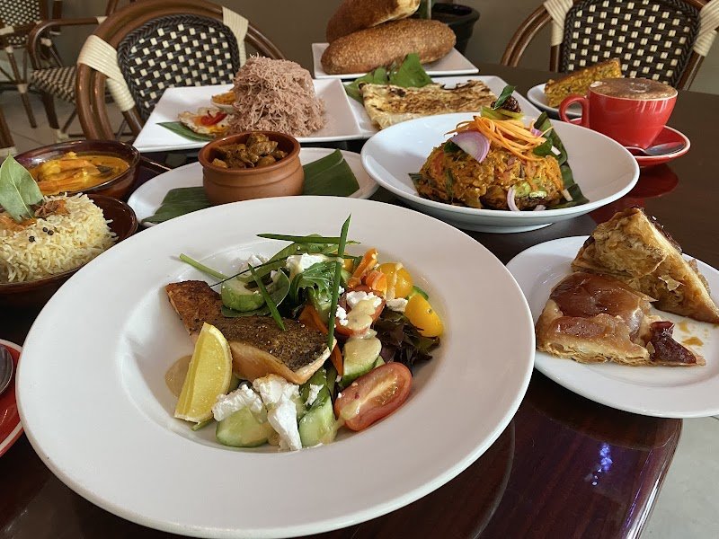 Manu's cafe and restaurant photo 2