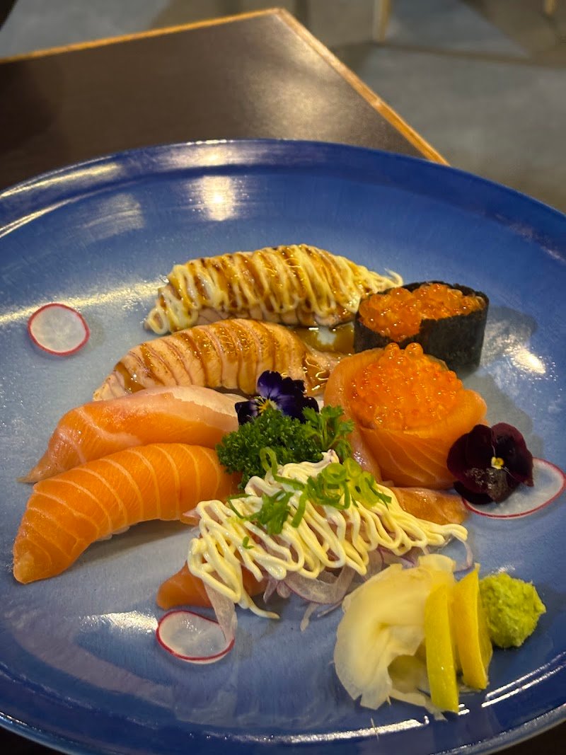 Takumi ๅ Sushi Bar photo 10