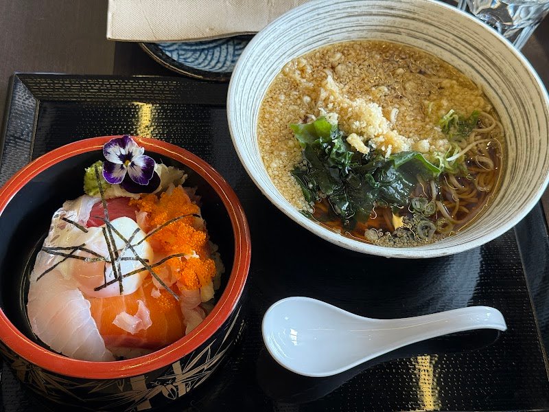 Takumi ๅ Sushi Bar photo 8