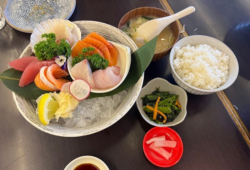 Takumi ๅ Sushi Bar photo 3