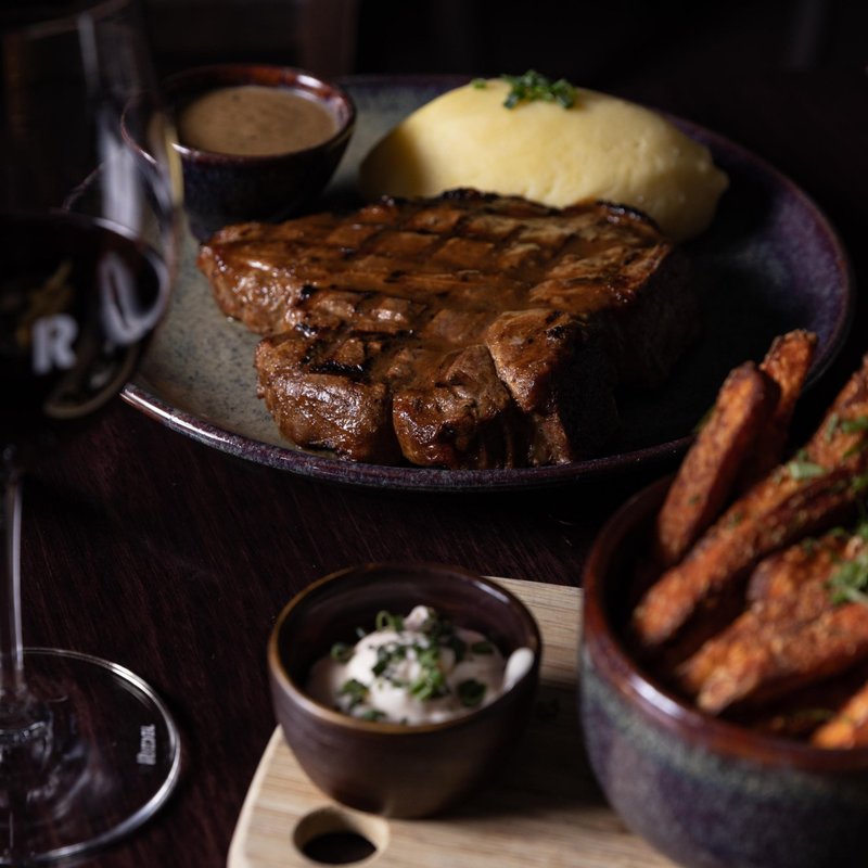 Rare Steakhouse Uptown photo 8