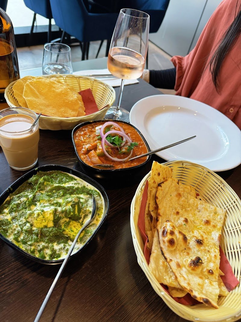 2 Fat Indians photo 7