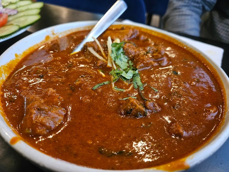 2 Fat Indians photo 4