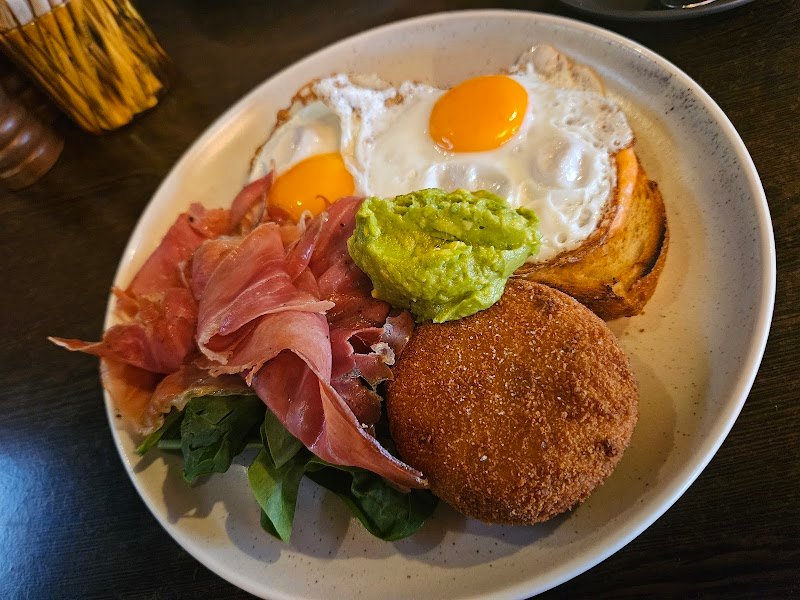 Bull & Bear Cafe - Restaurant photo 6