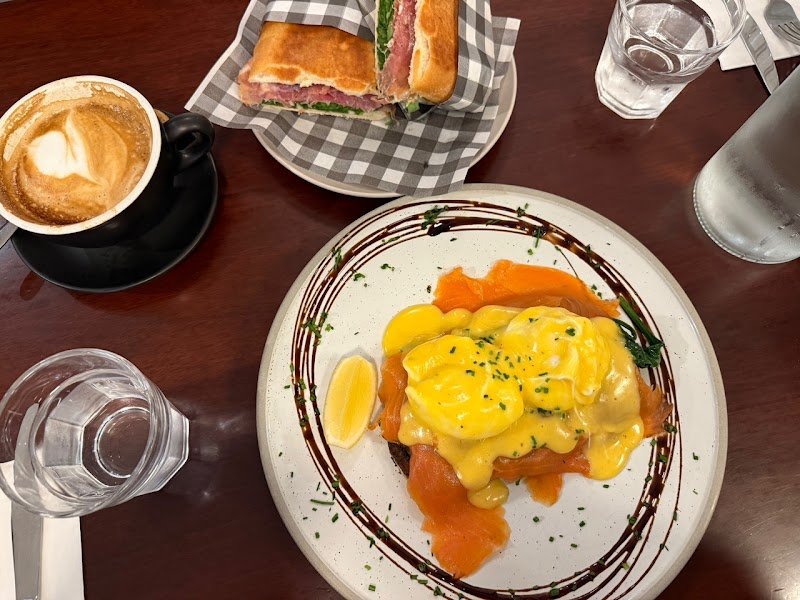 La Famiglia Cafe photo 4